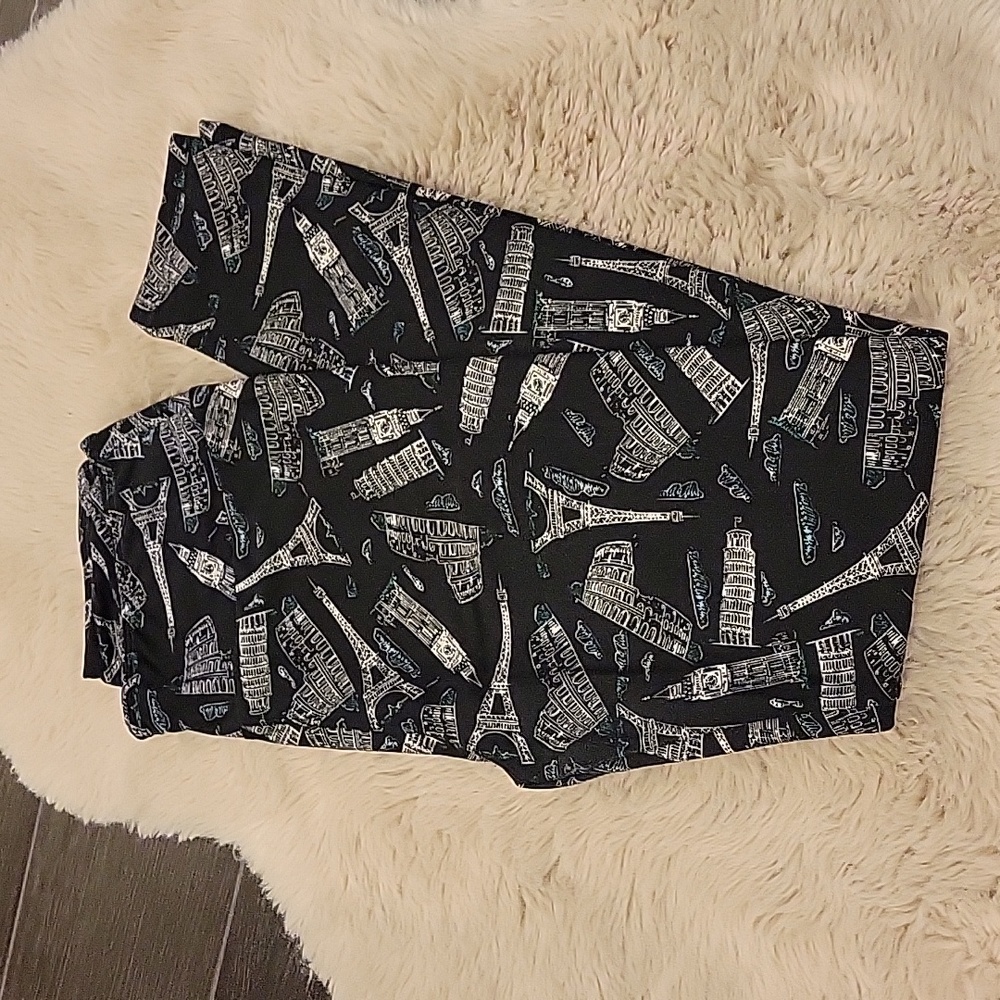 LulaRoe Eiffel Tower Big Ben Leggings One Size